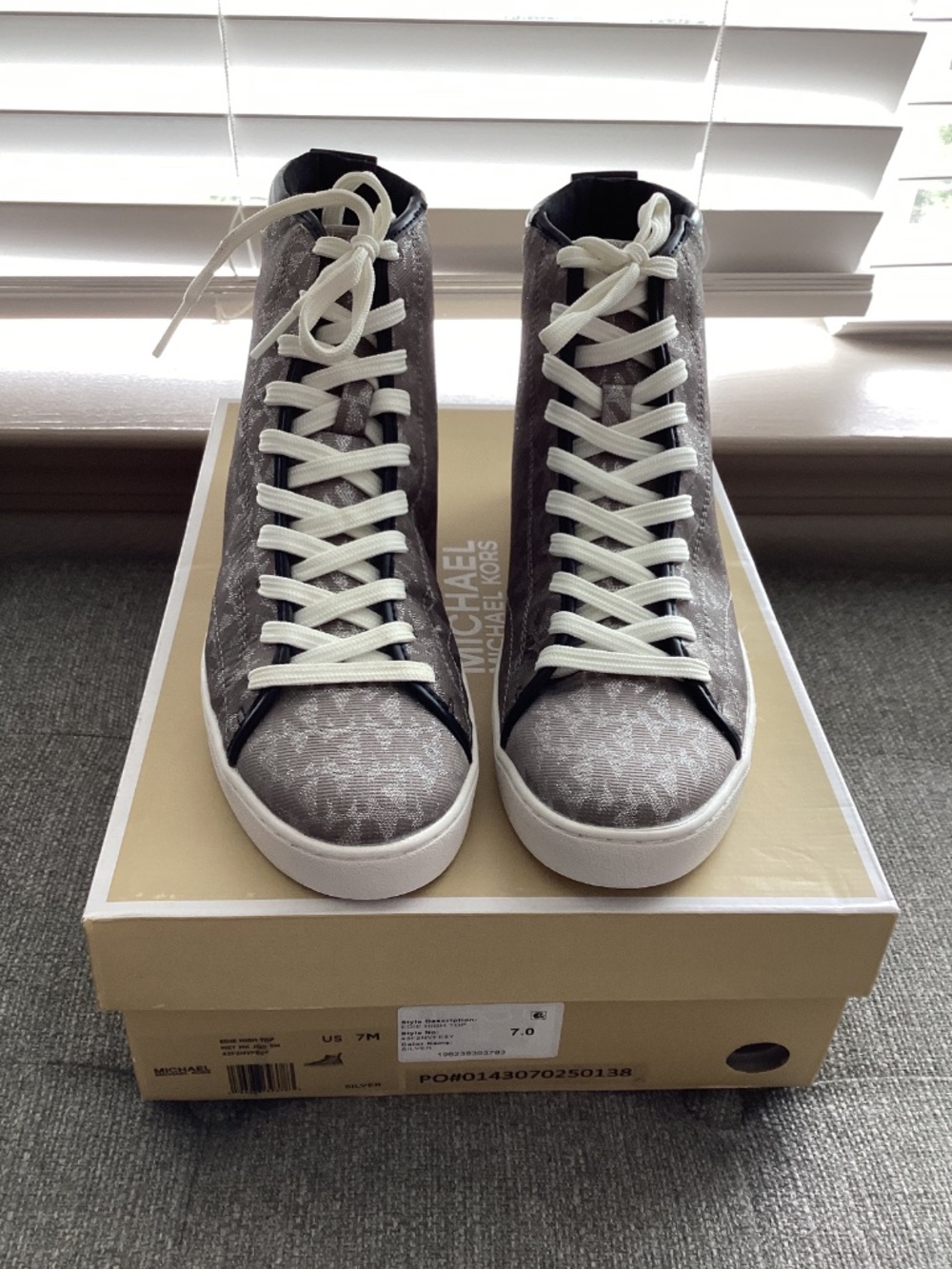 MICHAEL MICHAEL KORS Women's Edie Lace-Up High-Top Sneakers, size 7 - Picture 3 of 8
